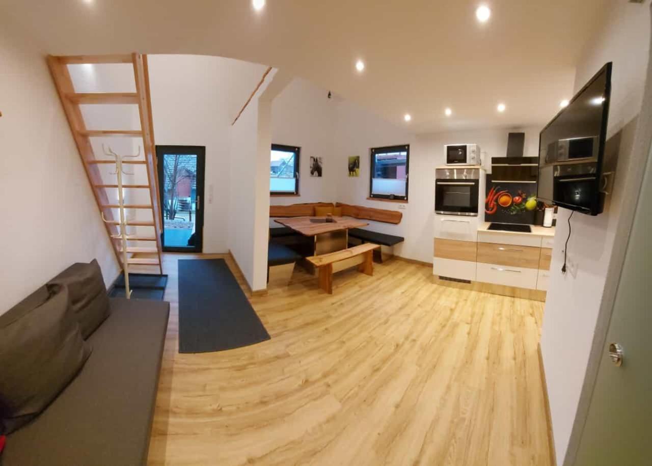 Ferienhaus: Mitten Auf Dem Reiterhof Öhringen Екстериор снимка